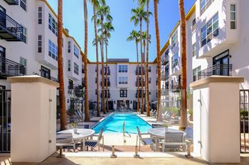 Resort-inspired swimming pool